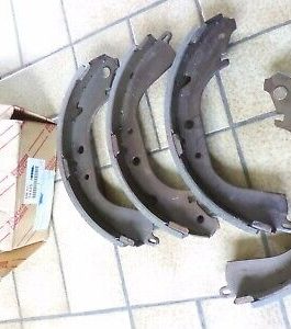 n°sa502 jeu garniture ar toyota dyna hiace land cruiser 0449526111 neuf DPA86
