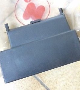 n°r9 cendrier innocenti bertone de tomaso 562300330 neuf DPA86