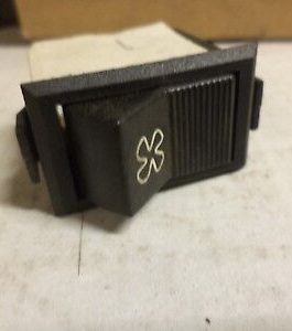 n°r154 interrupteur ventilation innocenti bertone 53331121 neuf DPA86