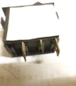 n°r154 interrupteur ventilation innocenti bertone 53331121 neuf DPA86