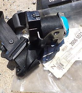 n°z708 ceinture arriere d chrysler voyager 4680196ad neuf DPA86