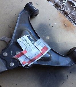 n°lr73 triangle inferieur droit rover metro rbj10034 neuf DPA86