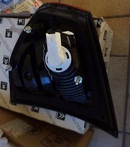 n°v360 feu arriere gauche coffre citroen c4 picasso 6350lr neuf DPA86