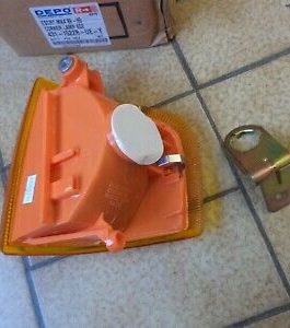 n°7ce38 clignotant droit ford escort 4311522r depo neuf DPA86