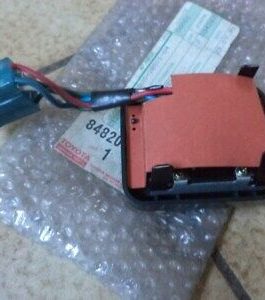 n°sa243 commande vitre avg toyota model F 848202801104 DPA86