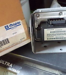 n°z95 calculateur airbag chrysler voyager 4637512 5266248 neuf DPA86