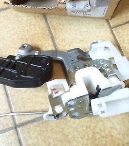 n°v465 serrure porte droit citroen c1 peugeot 107 9136t9 neuve DPA86