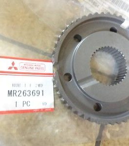 n°v678 moyeu embrayage boite transfert mitsubishi L200 mr263691 neuf