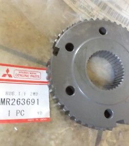 n°v678 moyeu embrayage boite transfert mitsubishi L200 mr263691 neuf DPA86