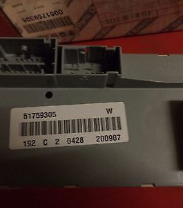 n°w121 boite fusible fiat stilo 1.9 jtd 51759305 neuve DPA86