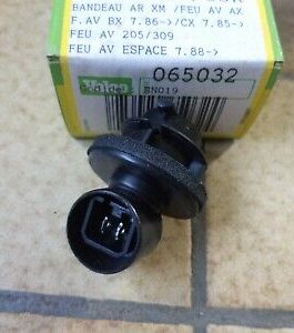 n°gd641 porte ampoule phare citroen xm ax bx cx 205 309 065032 neuf DPA86