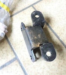 n°nc22 charniere ard nissan truck 720 8240121w00 neuve DPA86