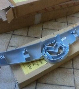 n°sa54 calandre mazda 2 d01n50710a67 neuve DPA86