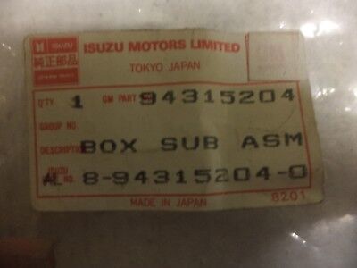 n°r208 boite fusible isuzu 94315204 neuve DPA86