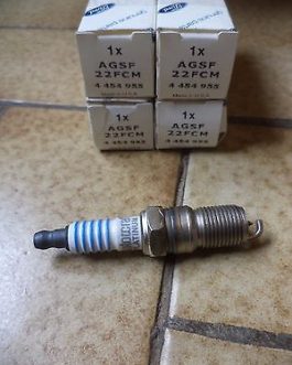 n°ma233 lot 4 bougie essence ford 4454955 agsf22fcm neuve DPA86