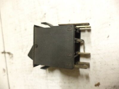 n°r189 interrupteur antibrouillard vert innocenti bertone neuf DPA86