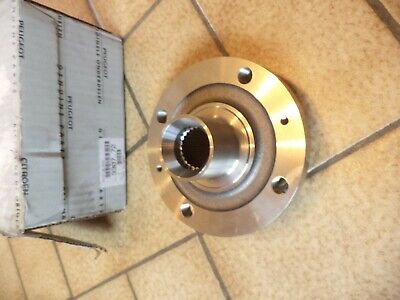 n°de3 vch96 moyeu roue av citroen bx 205  330772 neuf DPA86