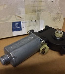 n°m265 moteur vitre ard w210 mercedes classe E 2108202642 neuf