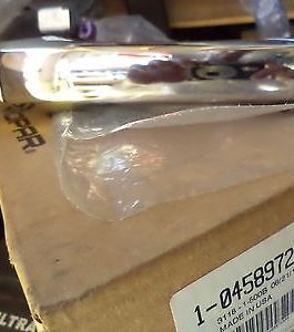 n°z205 poignee porte chrysler voyager 4589722ab neuve DPA86