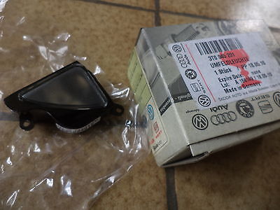 n°e323 eclairage retroviseur avg skoda octavia superb 3t0945291 neuf DPA86