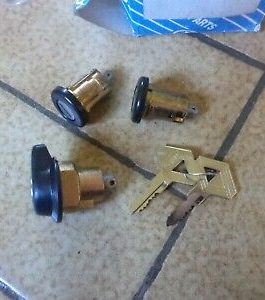 n°gd640 lot serrures renault r9 7700795759 yang sing neuve DPA86