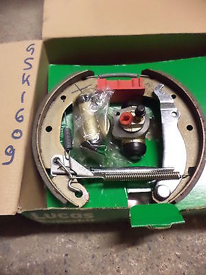 n°au113 kit agrafes porte opel meriva A 8409 neuve DPA86