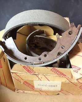 n°to100 jeu machoire frein toyota hiace hilux land cruiser liteace previa 0449528061 DPA86