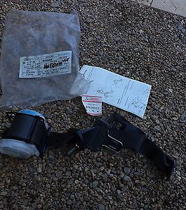n°d449 ceinture securite mistubishi pajero ref mr606830 neuf DPA86