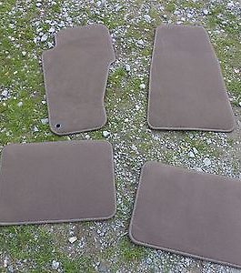 n°z466 jeu tapis gd jeep cherokee 5jq68xtmaa neuf DPA86