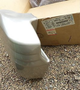 n°gm40 embout parechoc arg mitsubishi pajero ref mb831719 neuf DPA86