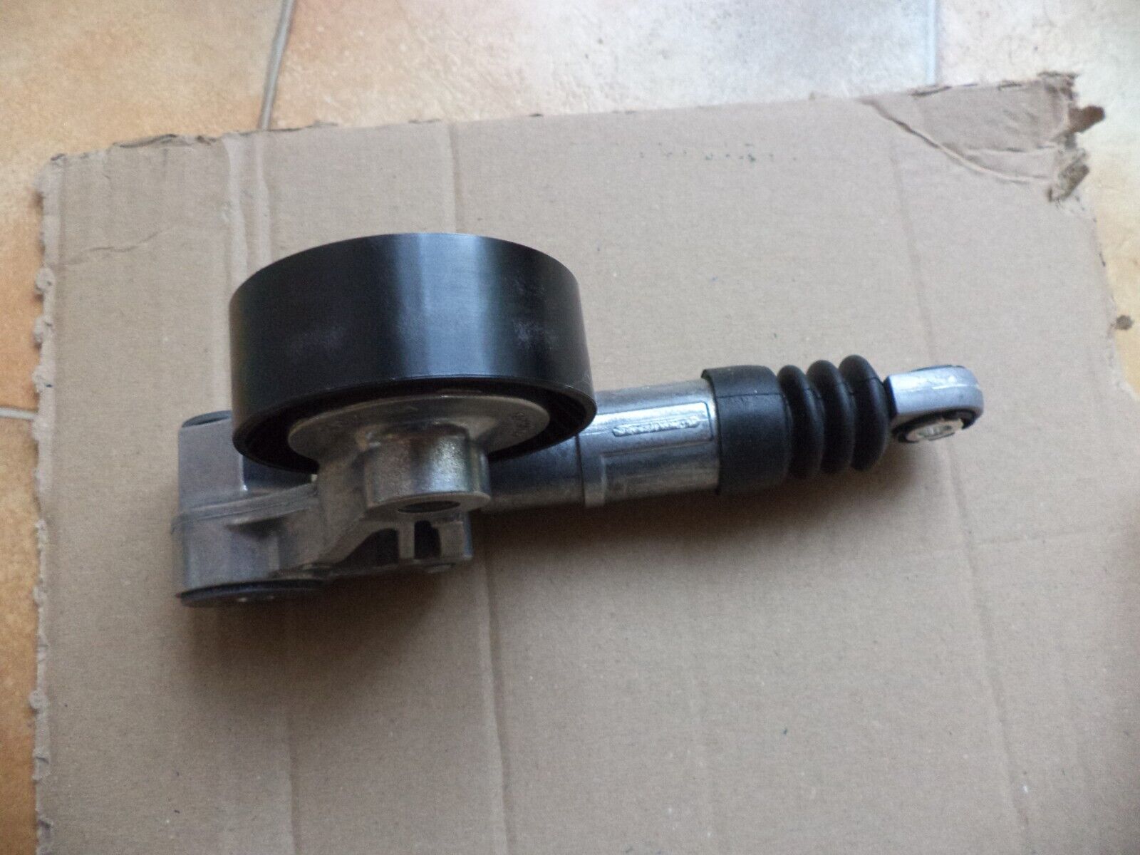 n°ac5 tendeur courroie alfa romeo 159 brera 51837698 neuf DPA86