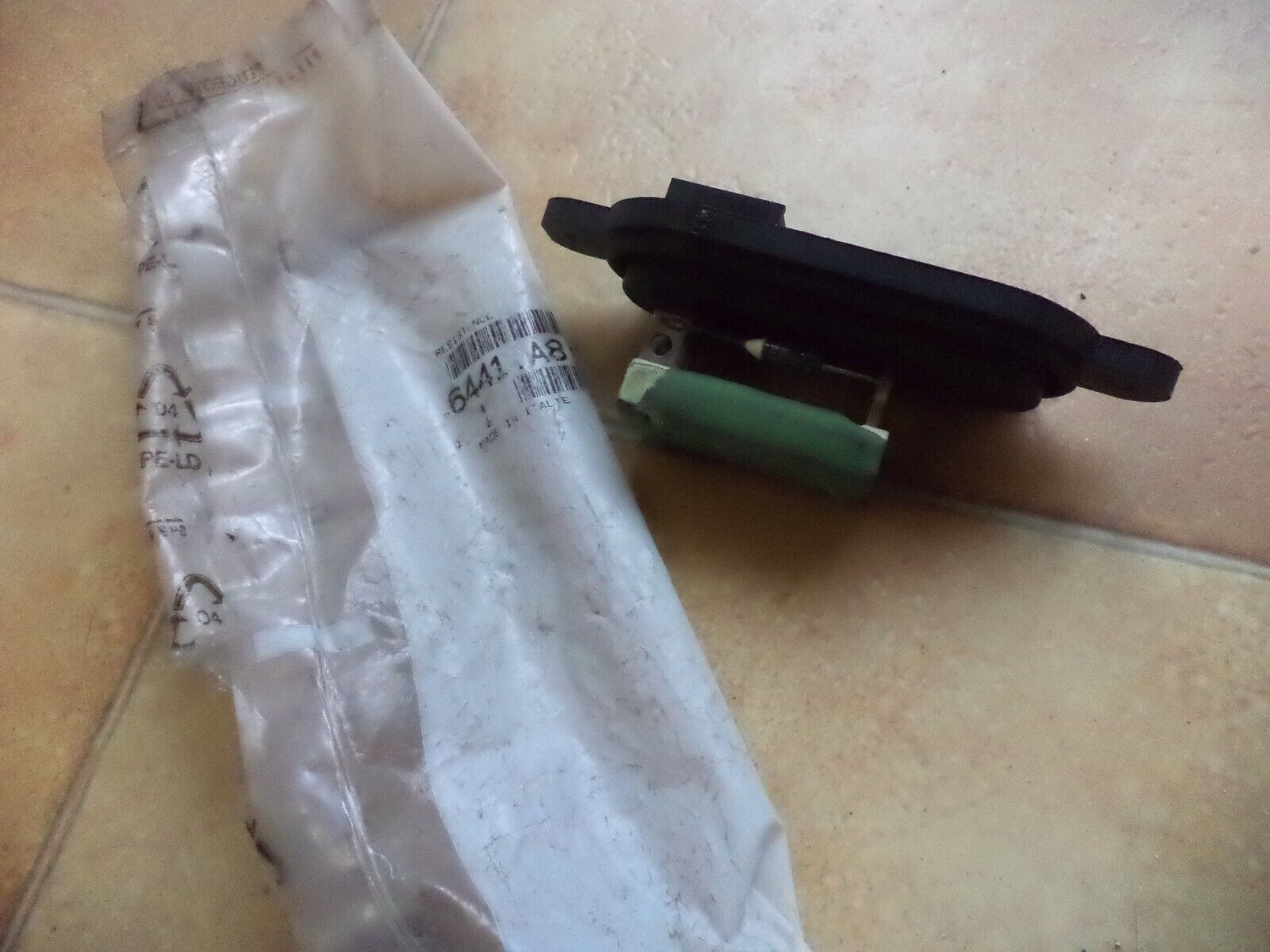 n°de144 raccord injecteur 2 peugeot 207 1570r5 neuf DPA86