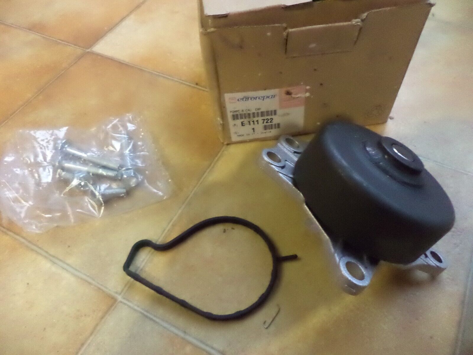 n°pb154 pompe eau citroen evasion c15 c5 e111477 neuve DPA86