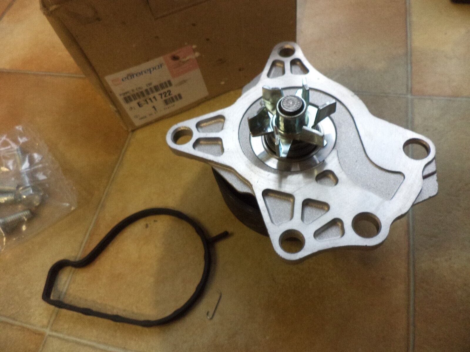 n°pb153 pompe eau citroen c1 107 e111722 neuve DPA86
