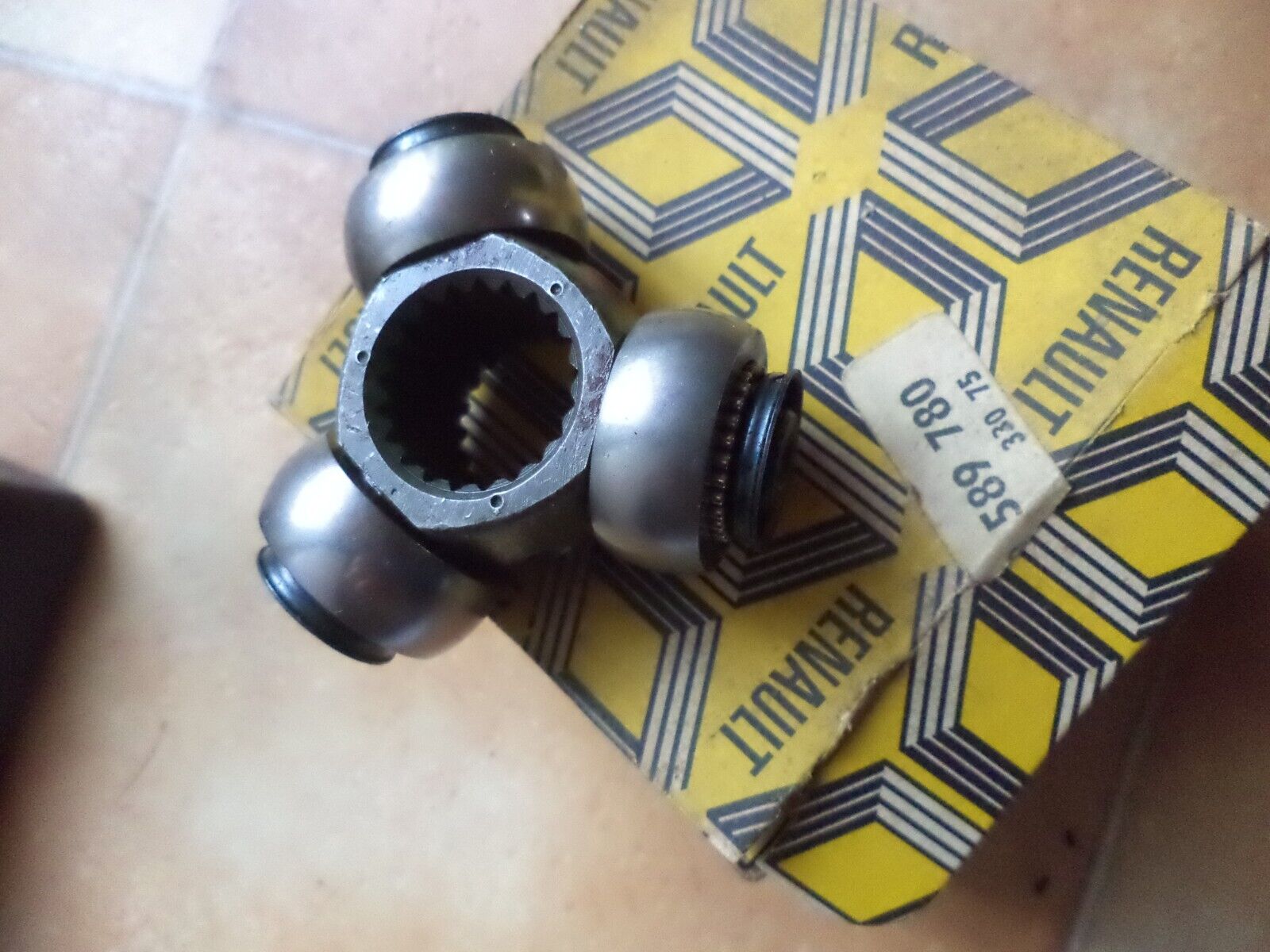 n°rt109 tripode cardan renault 7700589780 neuf DPA86