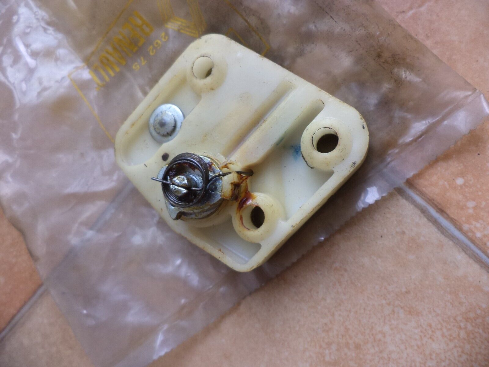 n°rt96 gache serrure porte arg renault r16 7700538638 neuve DPA86