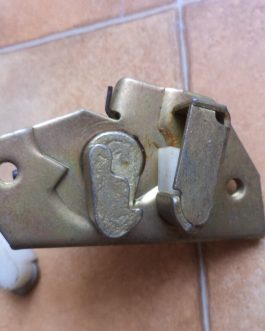 n°rt101 serrure porte avd renault r4 7701453952 incomplet neuf DPA86