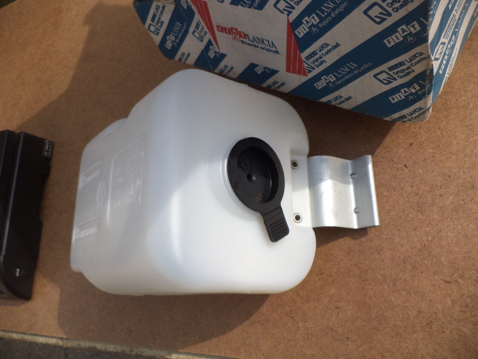 n°fc33 bocal et pompe lave glace fiat uno 7687106 neuf DPA86