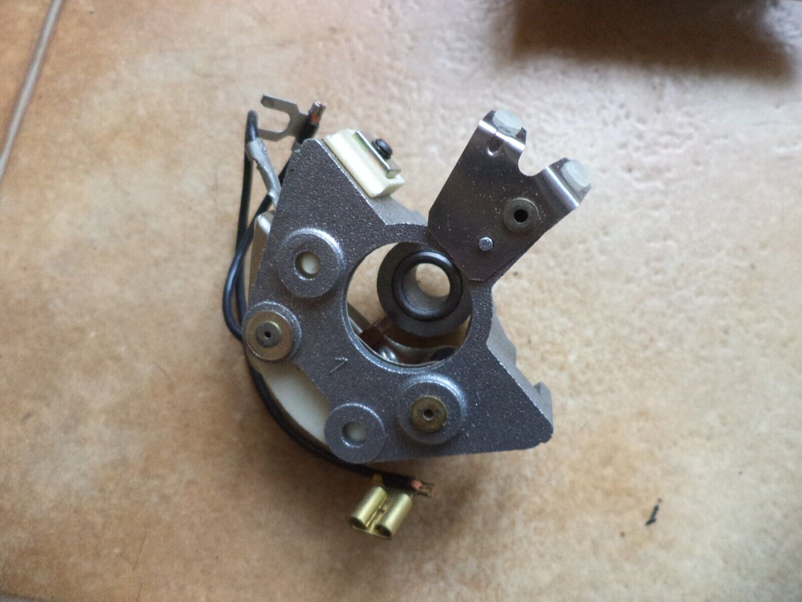 n°ce240 vis platine allumage renault r11 r9 r4 0340100821 KS821 neuf DPA86