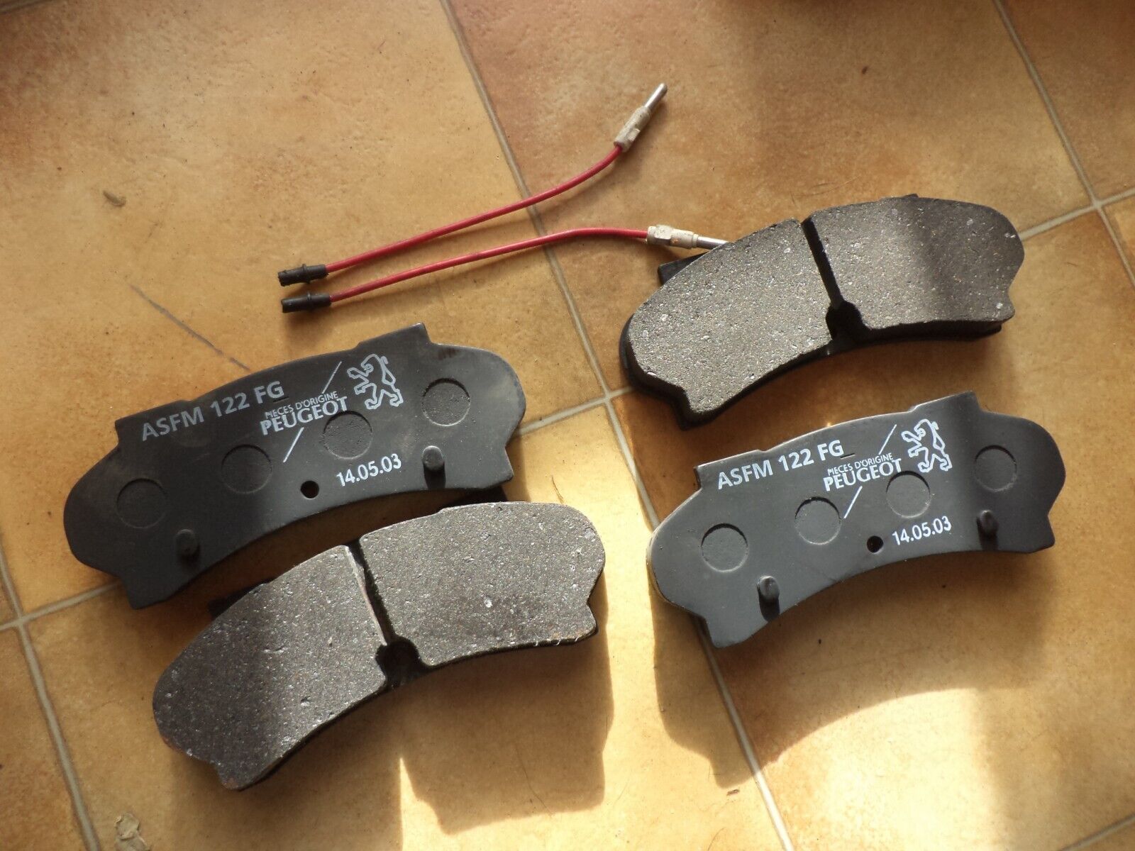 n°pb42 jeu plaquette av peugeot j9 425030 neuf DPA86