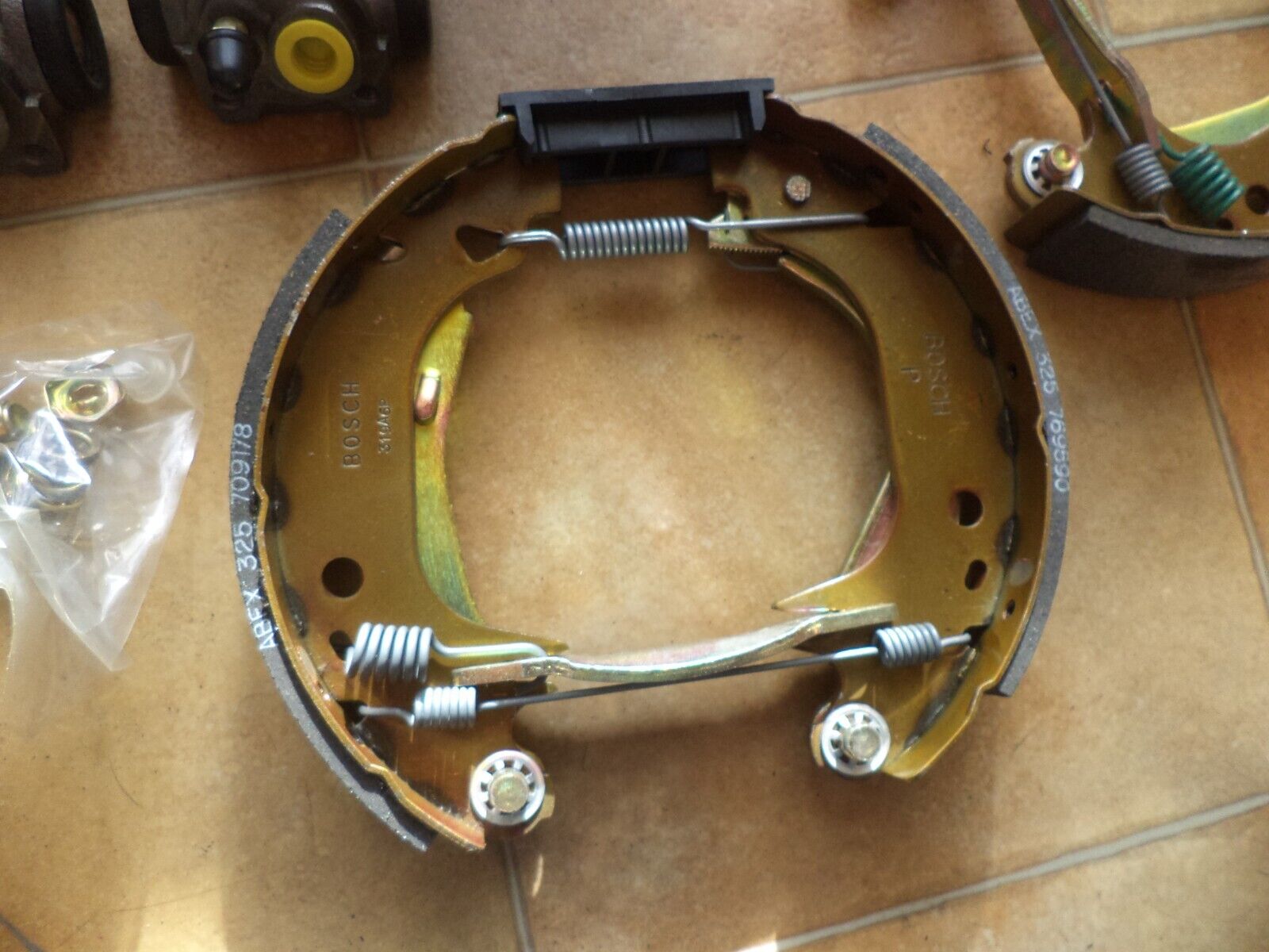 n°pb45 kit frein arriere peugeot 205 42416L neuf n°pb45 kit frein arriere peugeot 205 42416L neuf DPA86