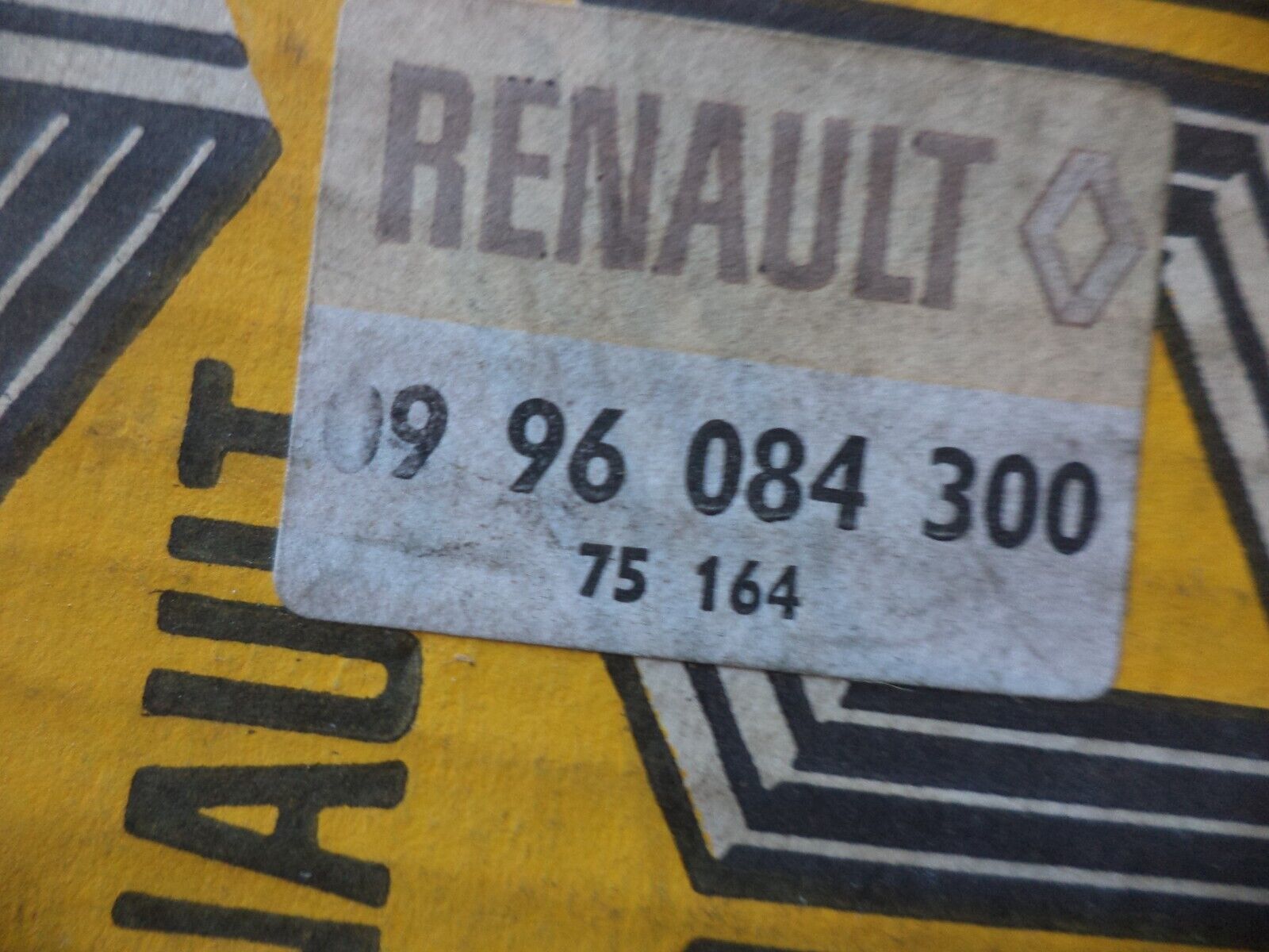 n°rt123 vase expansion verre renault r3 r4 r5 r6 0996084300 77013488022 neuf DPA86