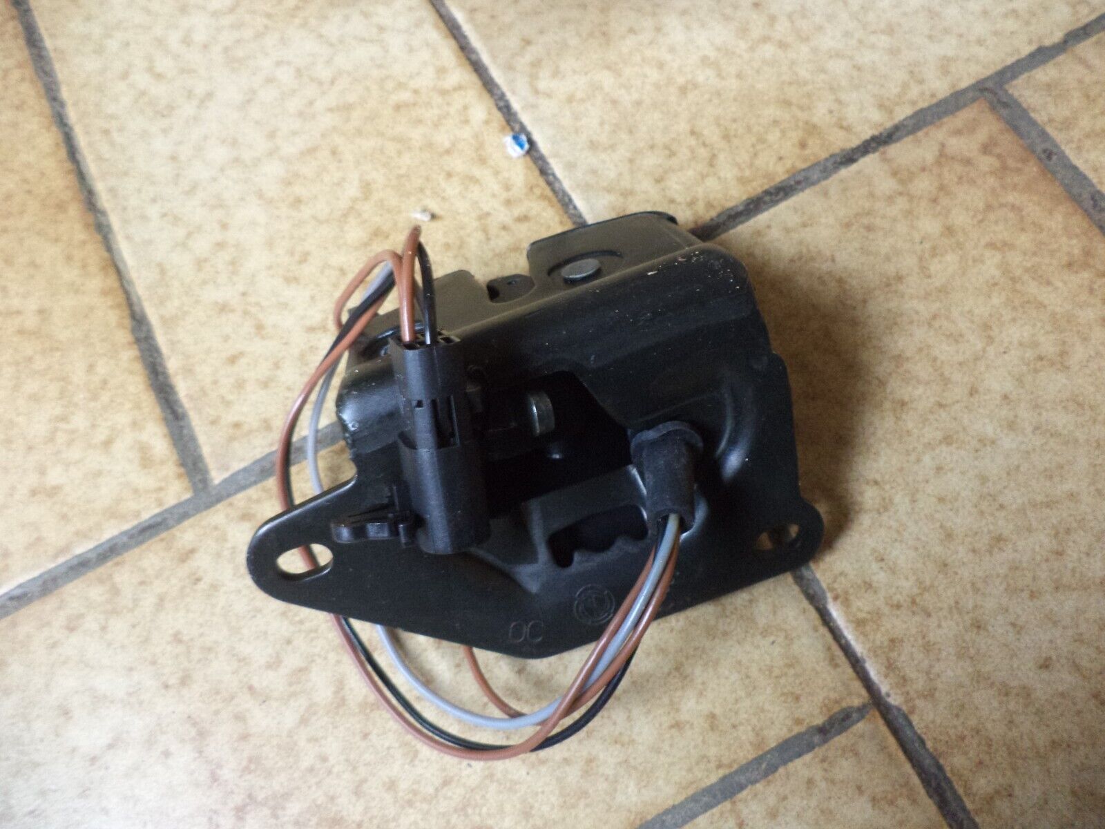 n°fc61 serrure hayon fiat punto 2 46559090 occasion DPA86