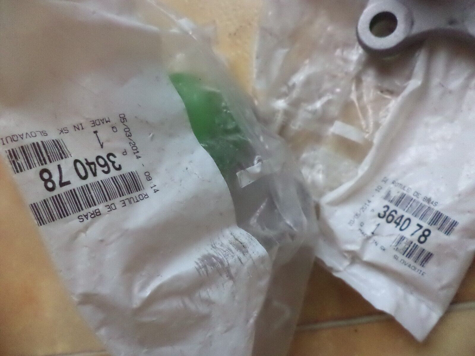 n°pb146 lot 2 rotules suspension peugeot 207 208 364078 neuve DPA86