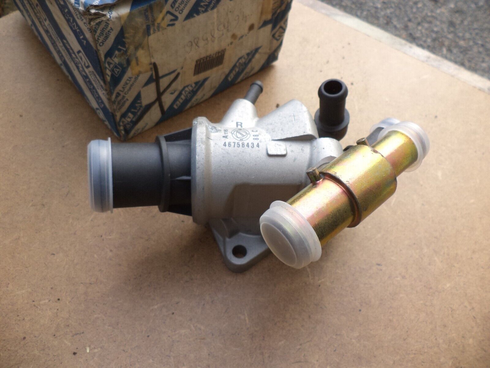n°fc49 thermostat eau fiat punto 46758434 neuf DPA86