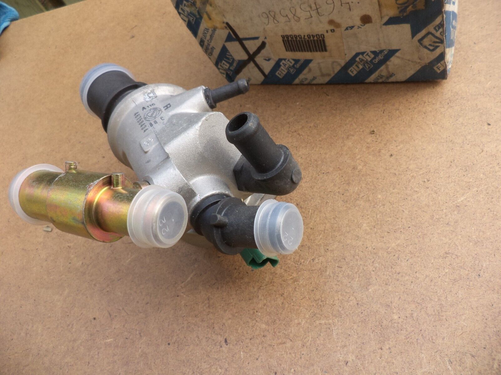 n°fc49 thermostat eau fiat punto 46758434 neuf DPA86