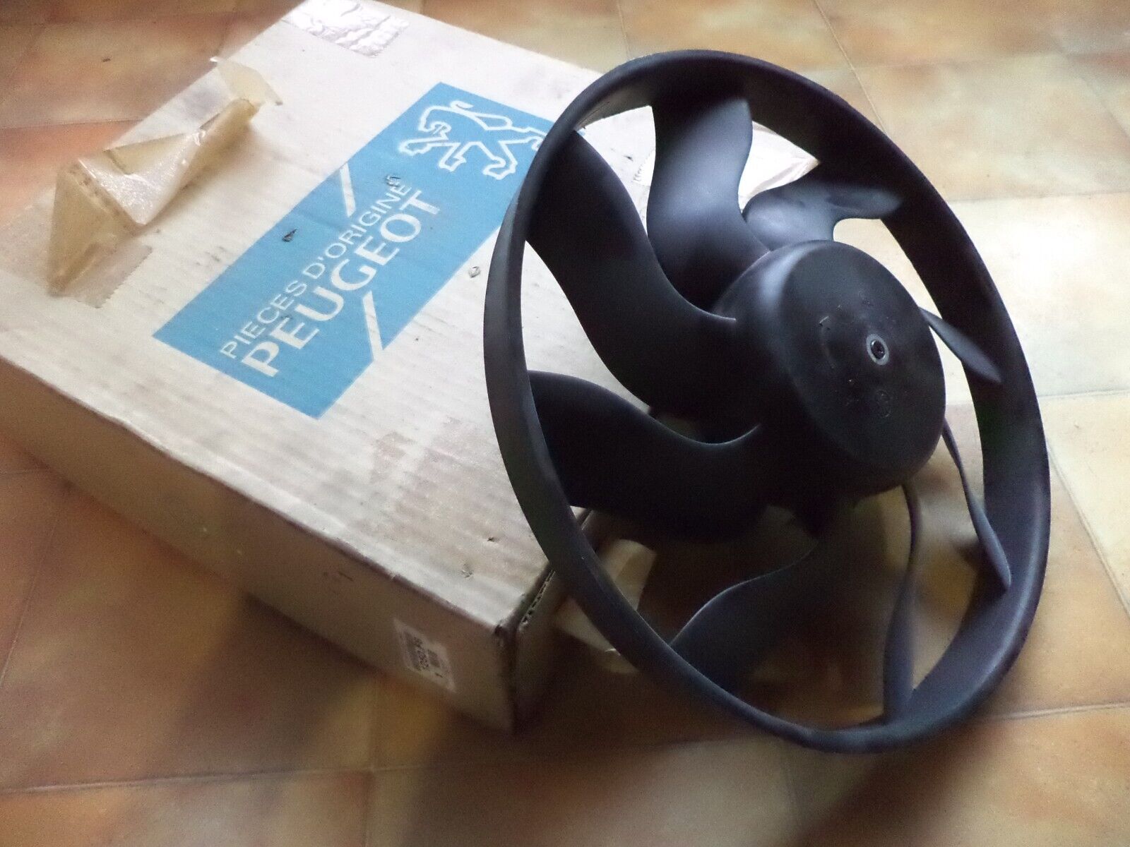 n°pb121 ventilateur moteur peugeot 306 1250F6 neuf DPA86