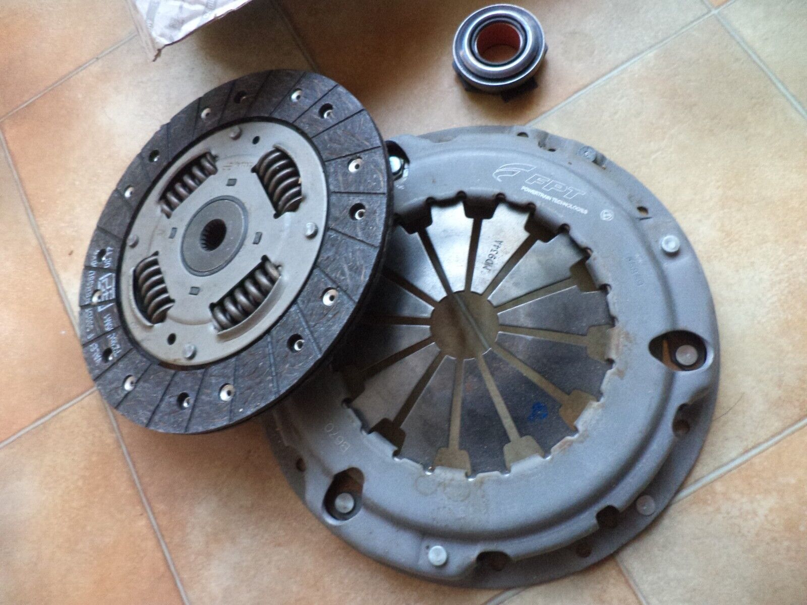 n°ac9 kit embrayage fiat 500 panda mito 71773492 neuf n°ac9 kit embrayage fiat 500 panda mito 71773492 neuf DPA86