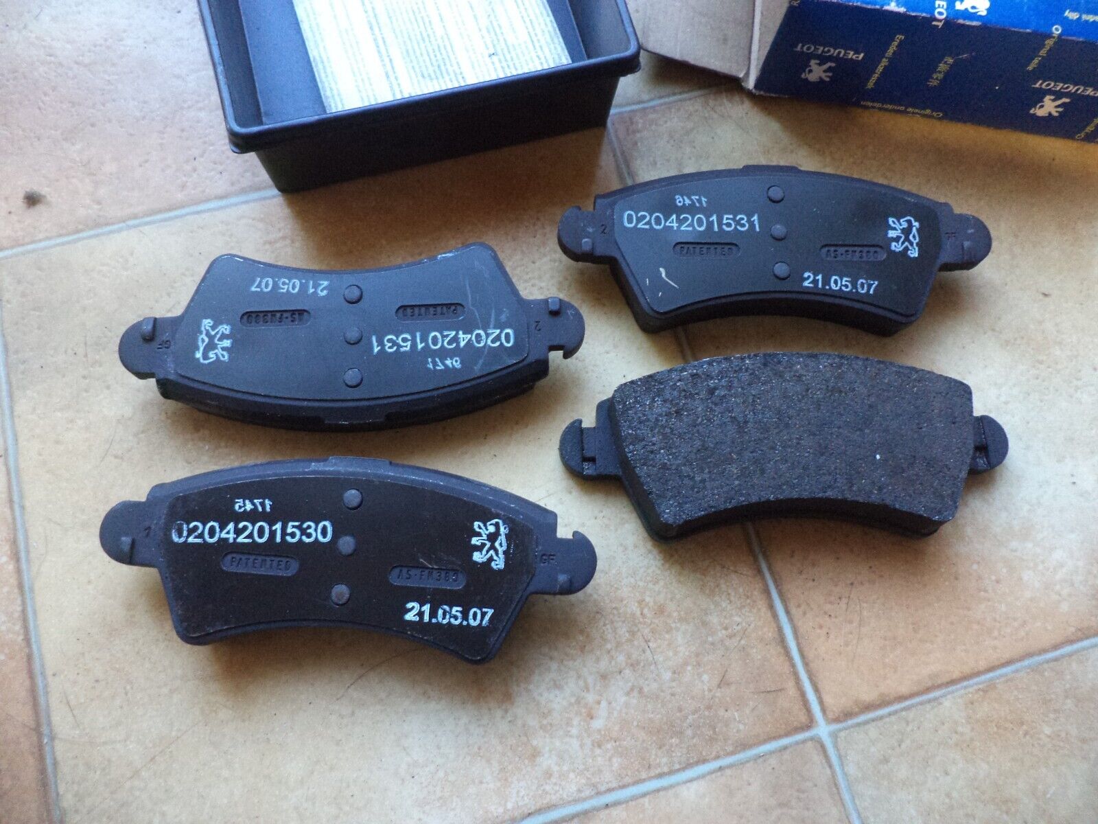 n°pb50 jeu plaquette av peugeot 206cc 306 425229 neuf DPA86