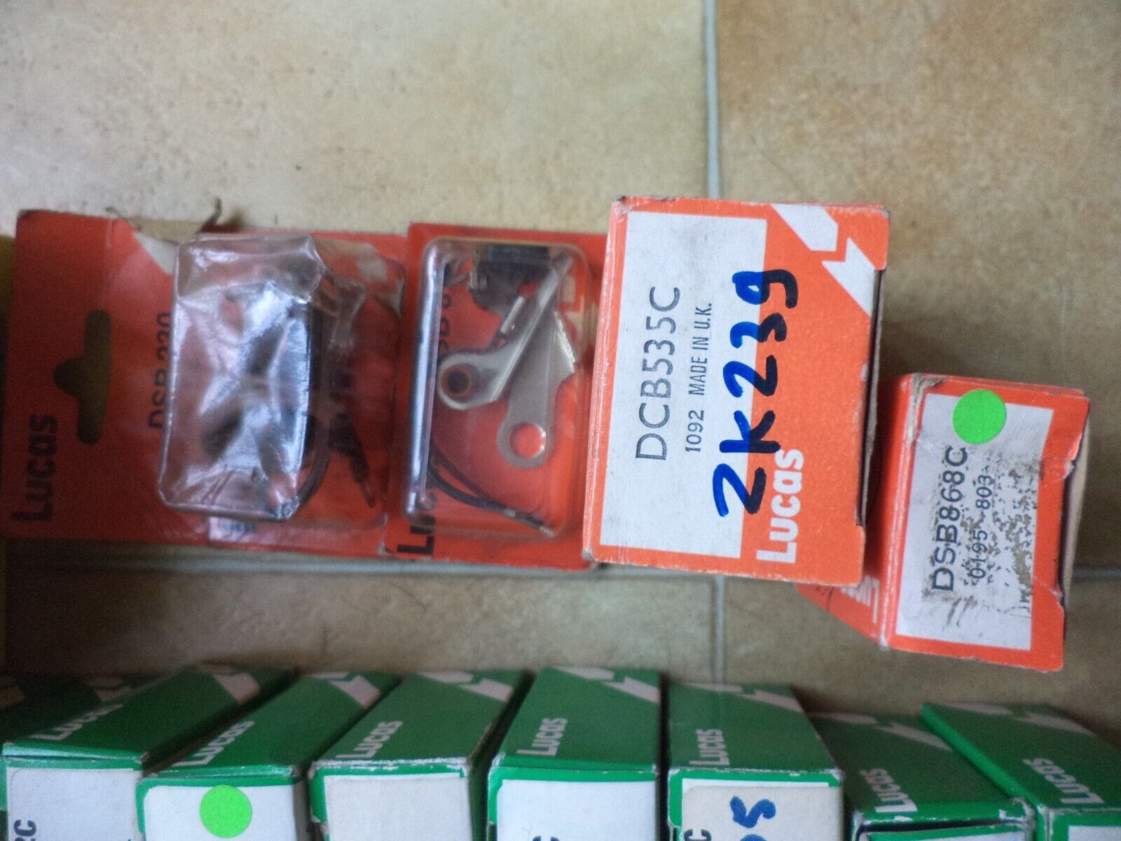 n°ce247 lot 63 doigt condenseur contacteur allumage neuf DPA86